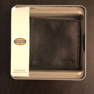 Brand new black Fossil wallet in box
